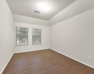 7514 Boxwood Ridge Lane - Photo Thumbnail 21