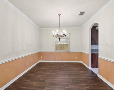 7514 Boxwood Ridge Lane - Photo Thumbnail 11
