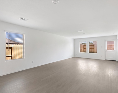 917 Capracotta Drive - Photo Thumbnail 20