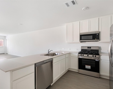 917 Capracotta Drive - Photo Thumbnail 16
