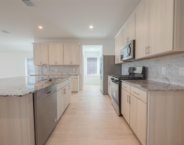 4303 Whitefish Lane - Photo Thumbnail 9
