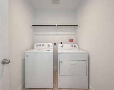 4303 Whitefish Lane - Photo Thumbnail 29