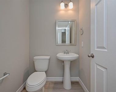 3433 Acacia Grove Ln - Photo Thumbnail 10