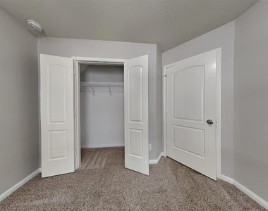 22719 Klingamans Way - Photo Thumbnail 10