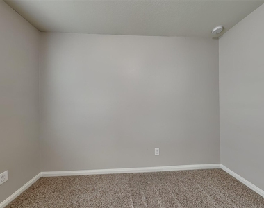 22719 Klingamans Way - Photo Thumbnail 8