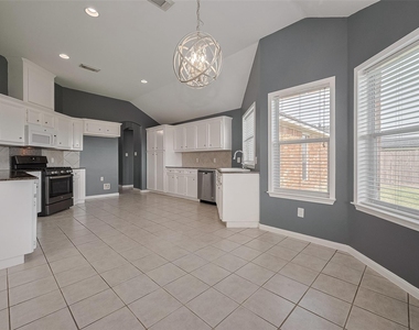 9631 Highland Pointe Drive - Photo Thumbnail 11