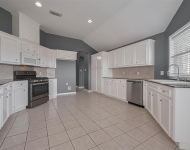 9631 Highland Pointe Drive - Photo Thumbnail 15