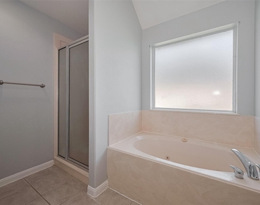 9631 Highland Pointe Drive - Photo Thumbnail 32
