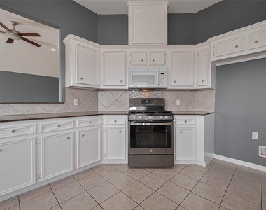 9631 Highland Pointe Drive - Photo Thumbnail 16