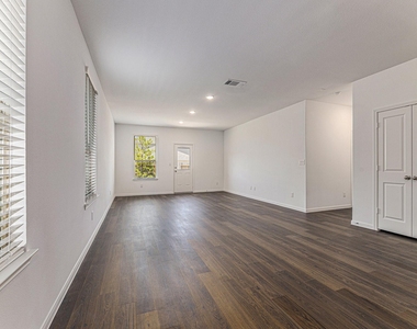 235 Pine Cavern Drive - Photo Thumbnail 3