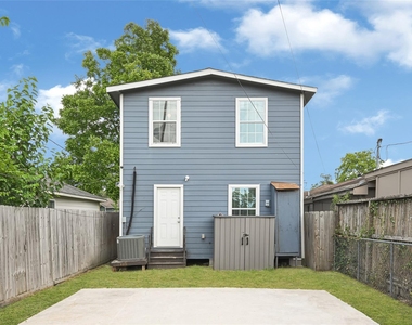 306 E 38th Street - Photo Thumbnail 22