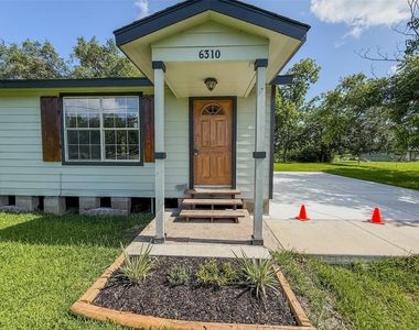 6310 Brookside Road - Photo Thumbnail 5