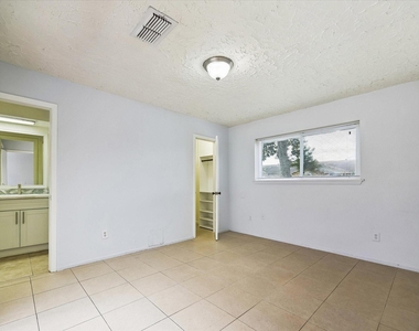 6407 S Briar Bayou Drive - Photo Thumbnail 6