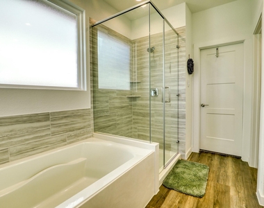 1064 Dancing Feather Street - Photo Thumbnail 16