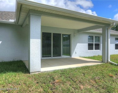 426 Lanfair Avenue - Photo Thumbnail 3
