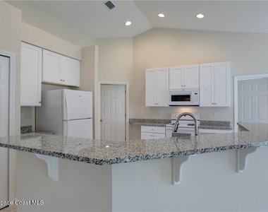426 Lanfair Avenue - Photo Thumbnail 15