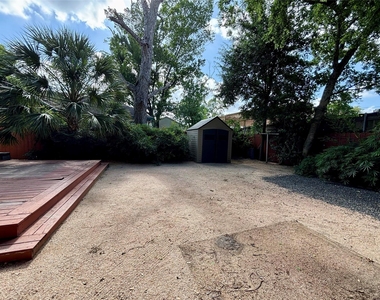 1039 Robbie Street - Photo Thumbnail 8