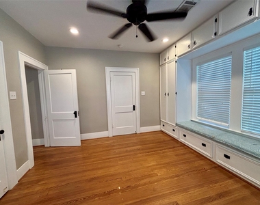 1039 Robbie Street - Photo Thumbnail 2