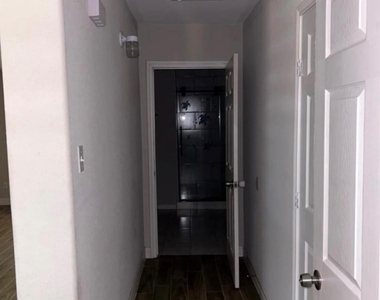 15101 South Drive - Photo Thumbnail 4