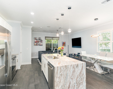 1430 Isabella Drive - Photo Thumbnail 4