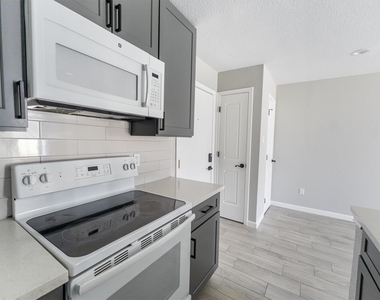 13151 Walden Road - Photo Thumbnail 9