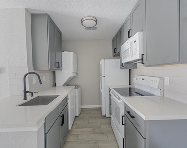13151 Walden Road - Photo Thumbnail 6