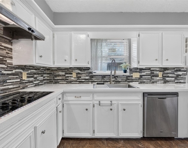 5714 Arbor Vitae Drive - Photo Thumbnail 12