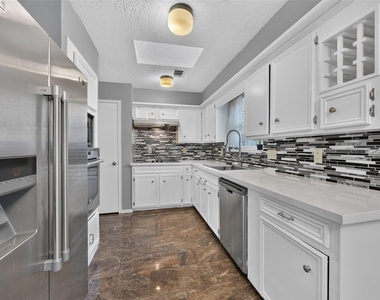 5714 Arbor Vitae Drive - Photo Thumbnail 11