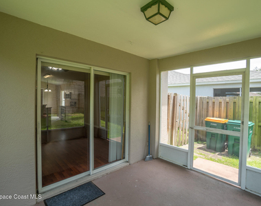 2467 Deercroft Drive - Photo Thumbnail 7