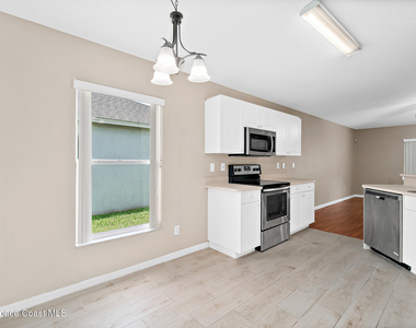 2467 Deercroft Drive - Photo Thumbnail 21