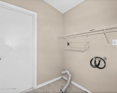 2467 Deercroft Drive - Photo Thumbnail 25