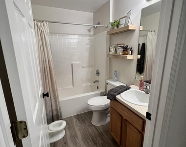 650 Elizabeth Street Se - Photo Thumbnail 7