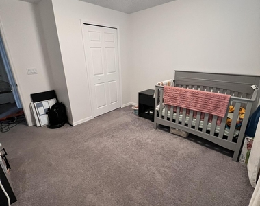 650 Elizabeth Street Se - Photo Thumbnail 6