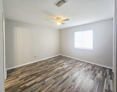 398 Duroux Road - Photo Thumbnail 6