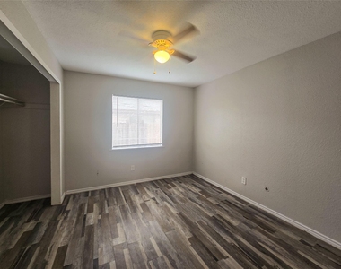 398 Duroux Road - Photo Thumbnail 4