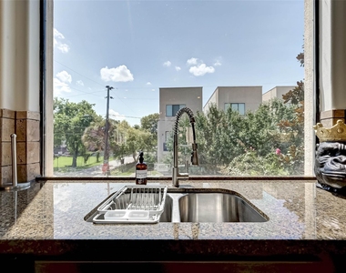 5202 Rose Street - Photo Thumbnail 15