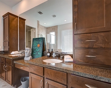 5202 Rose Street - Photo Thumbnail 24