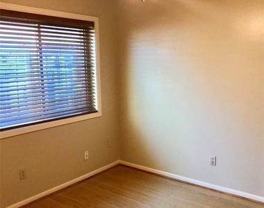 1814 Brushy Creek Drive - Photo Thumbnail 16