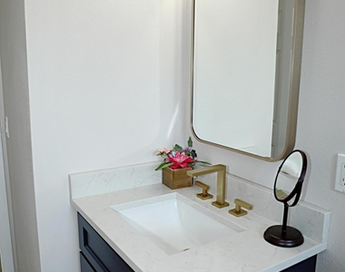 922 S Carolina Avenue - Photo Thumbnail 10