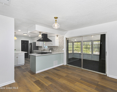 2122 Michigan Avenue - Photo Thumbnail 10