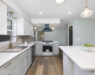 2122 Michigan Avenue - Photo Thumbnail 7