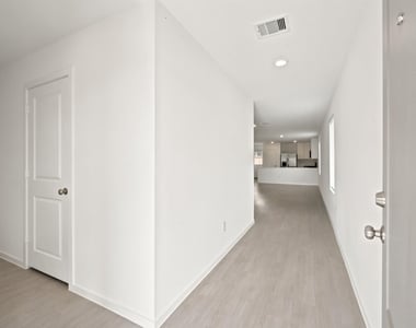 702 Umbrella Tree Drive - Photo Thumbnail 4