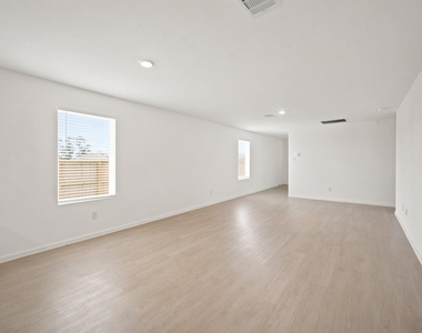 702 Umbrella Tree Drive - Photo Thumbnail 10