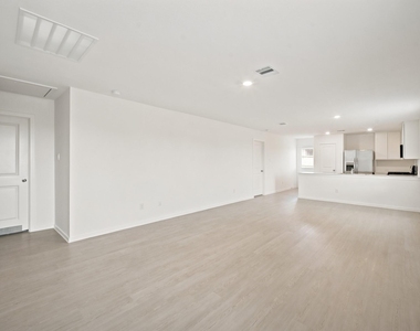 702 Umbrella Tree Drive - Photo Thumbnail 9