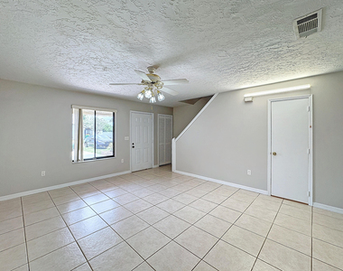 287 Nottingham Place - Photo Thumbnail 7