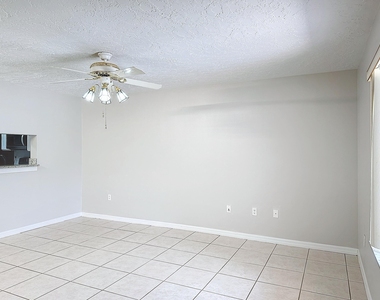 287 Nottingham Place - Photo Thumbnail 4