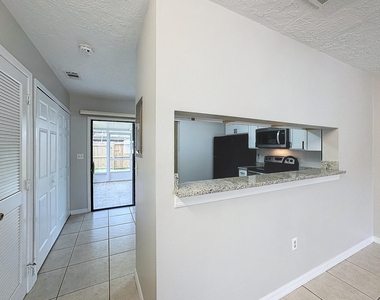 287 Nottingham Place - Photo Thumbnail 8