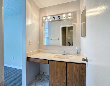 287 Nottingham Place - Photo Thumbnail 19