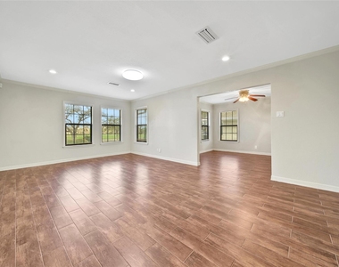 3315 S Braeswood Boulevard - Photo Thumbnail 7