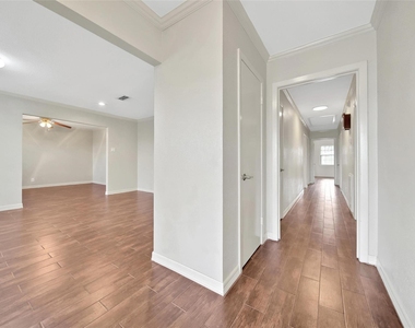 3315 S Braeswood Boulevard - Photo Thumbnail 5
